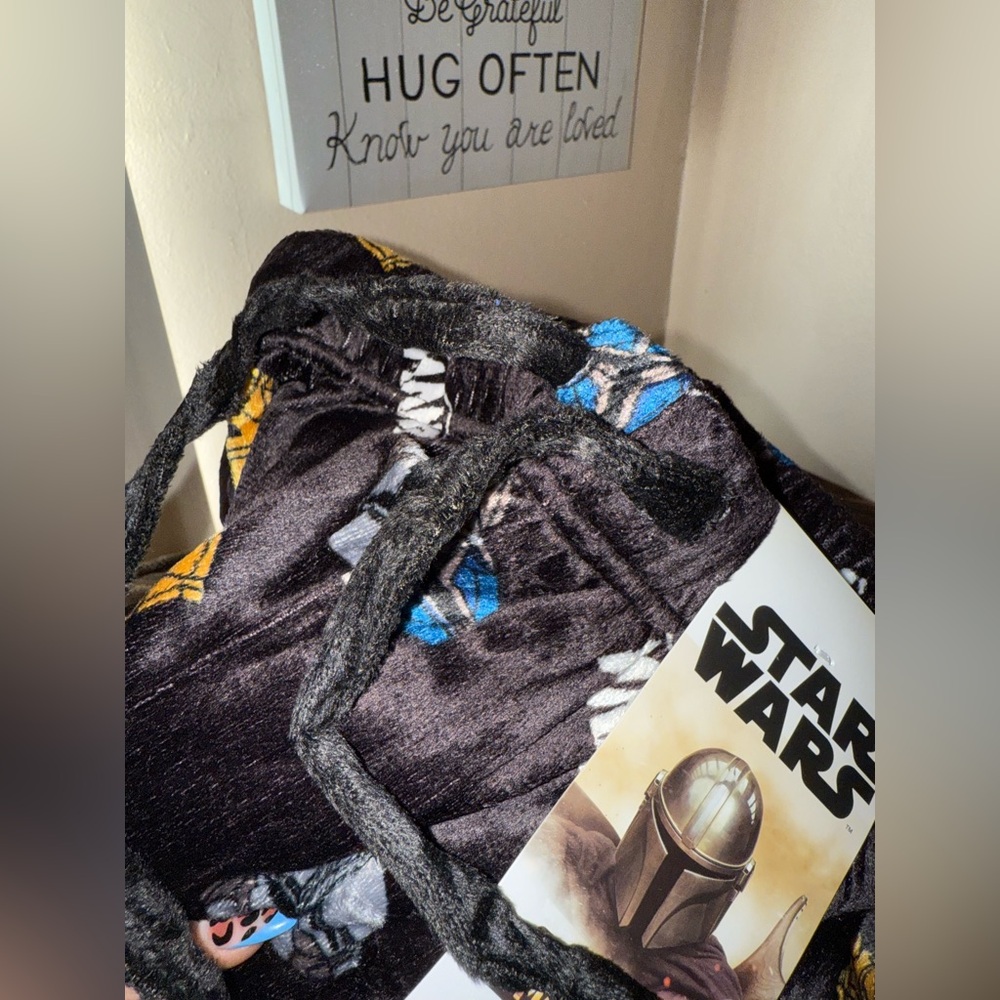 Star Wars Mandalorian Pajama Pants - Picture 4 of 4